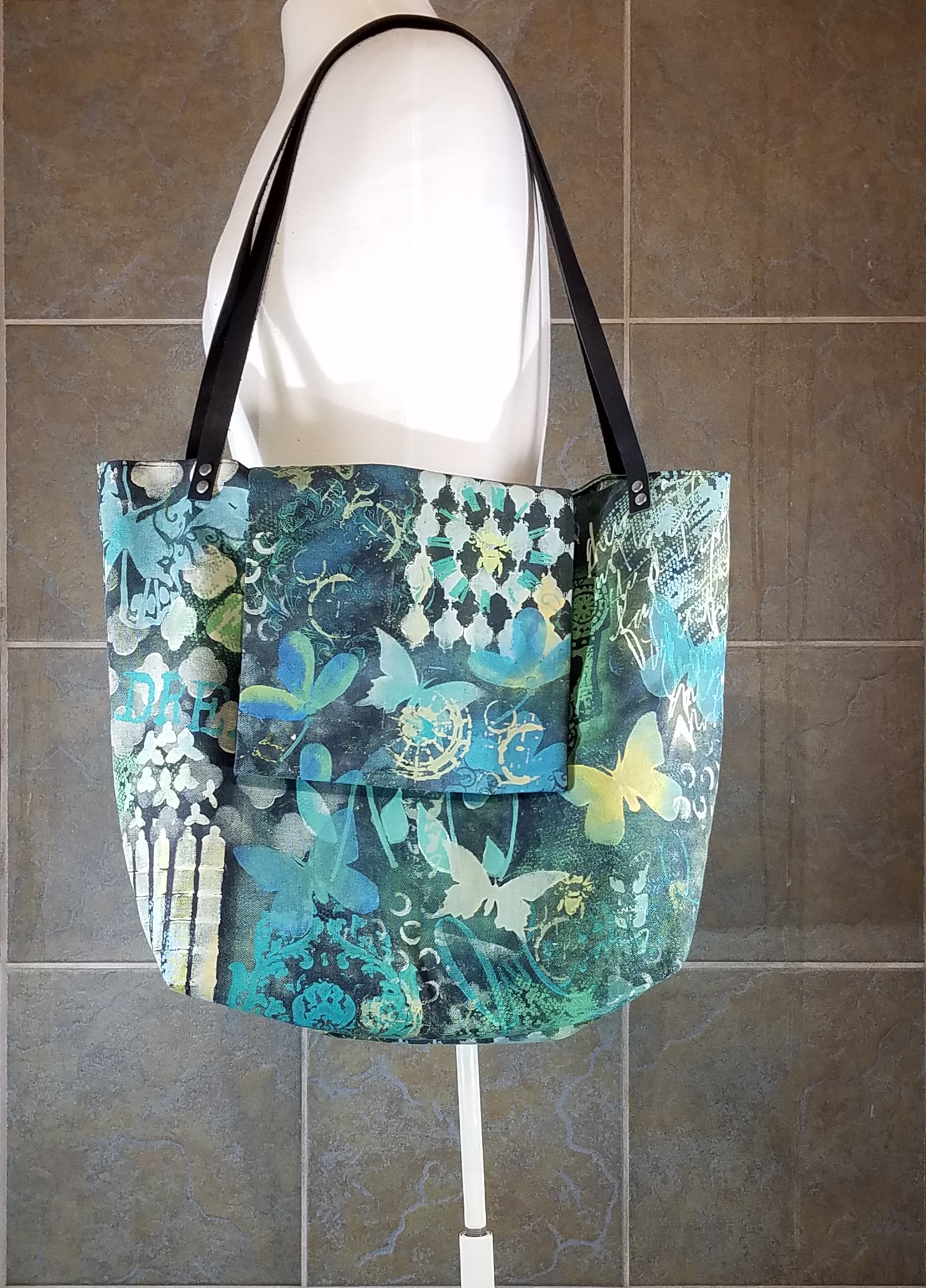 adley butterfly large tote