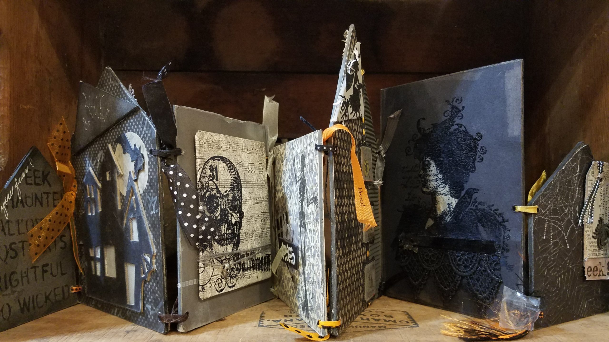 Halloween Folding House Book
